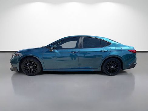 Used 2025 Toyota Camry SE FWD image 6