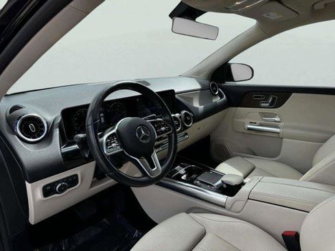 Used 2021 Mercedes-Benz GLA 250 4MATIC w/ Premium Package image 21