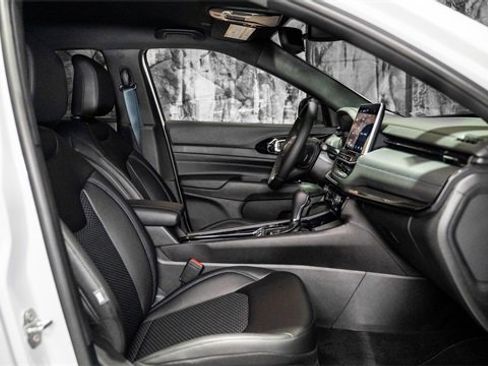 New 2026 Jeep Compass Latitude image 7