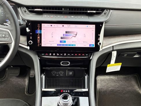 New 2026 Jeep Grand Cherokee Altitude RWD image 3