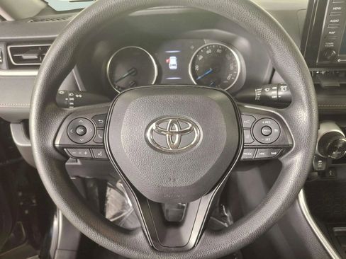 Used 2021 Toyota RAV4 LE image 15