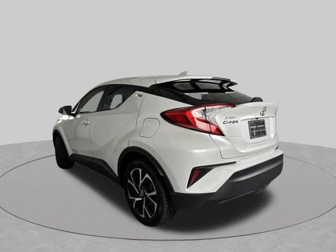 Used 2022 Toyota C-HR XLE FWD image 5