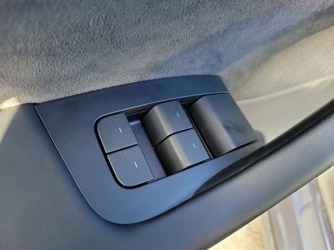 Used 2024 Tesla Model Y Long Range image 15