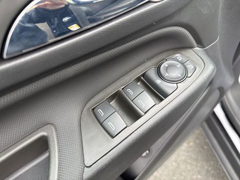 Used 2023 Chevrolet Equinox RS image 22