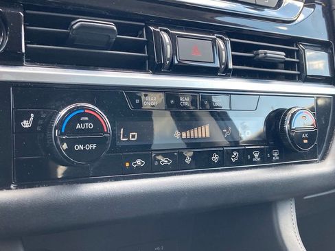 Used 2024 Nissan Pathfinder SV FWD image 24
