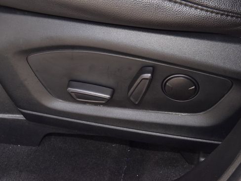 Certified 2022 Ford Explorer Limited w/ Limited Technology Package image 37