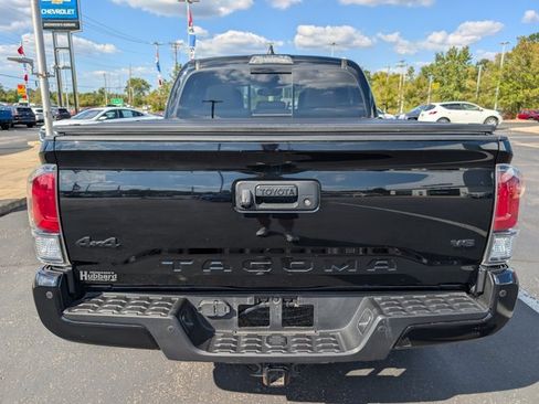 Used 2022 Toyota Tacoma Limited image 4
