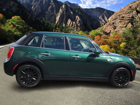 Used 2018 MINI Cooper 4-Door Hardtop FWD image 2