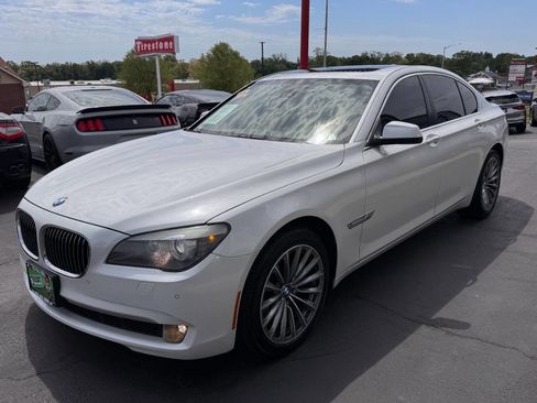 Used 2011 BMW 740i RWD image 4