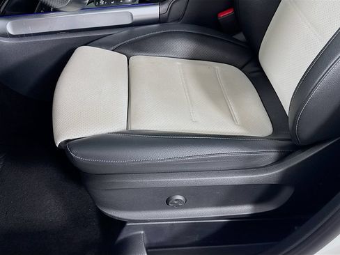 Used 2021 Mercedes-Benz GLB 35 AMG 4MATIC image 21