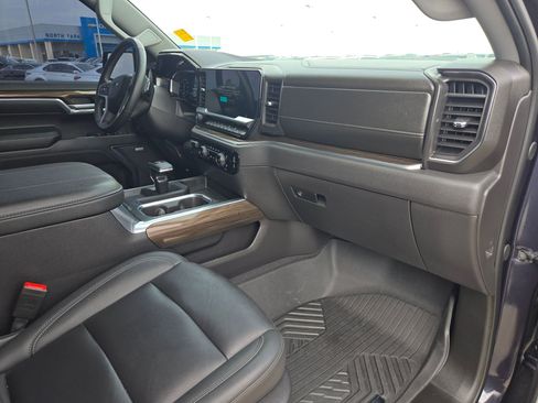 Used 2024 Chevrolet Silverado 1500 LT Trail Boss w/ Convenience Package II image 25