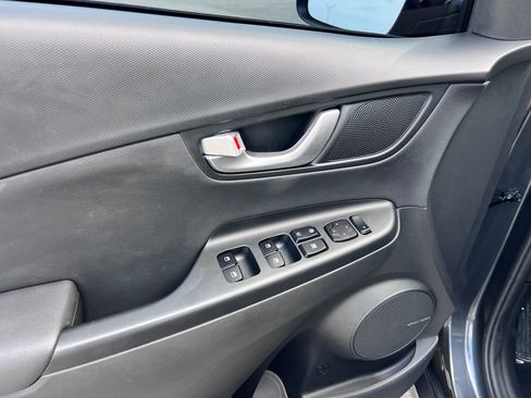 Used 2022 Hyundai Kona Limited w/ Cargo Package FWD image 26