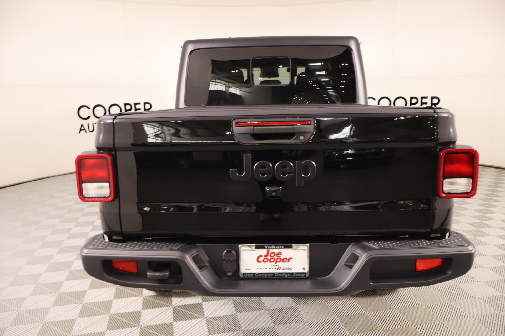 Used 2024 Jeep Gladiator Sport AWD/4WD image 21