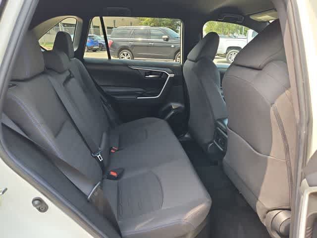 Used 2022 Toyota RAV4 SE AWD/4WD image 17