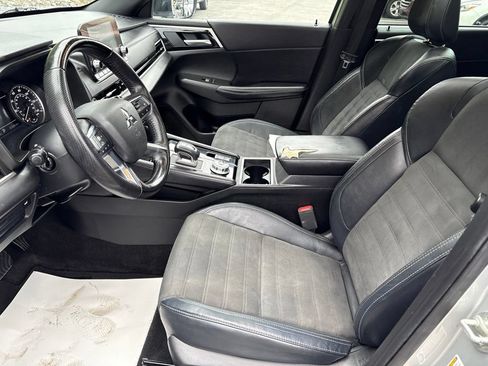 Used 2022 Mitsubishi Outlander SE AWD/4WD image 9