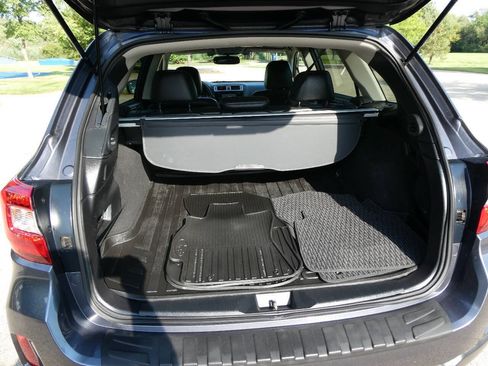 Used 2016 Subaru Outback 2.5i Limited AWD/4WD image 29