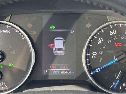 Used 2022 Toyota RAV4 SE w/ SE Grade Weather Package image 28