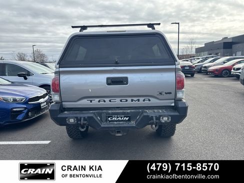 Used 2021 Toyota Tacoma TRD Off-Road image 8
