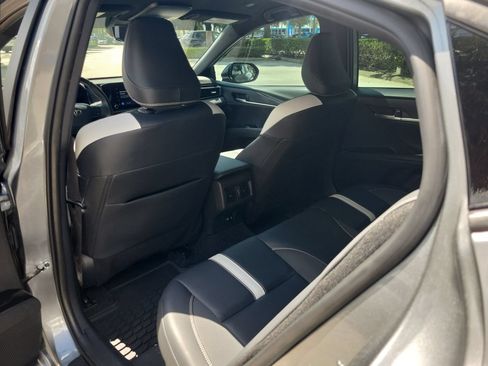 Used 2025 Toyota Camry SE FWD image 10