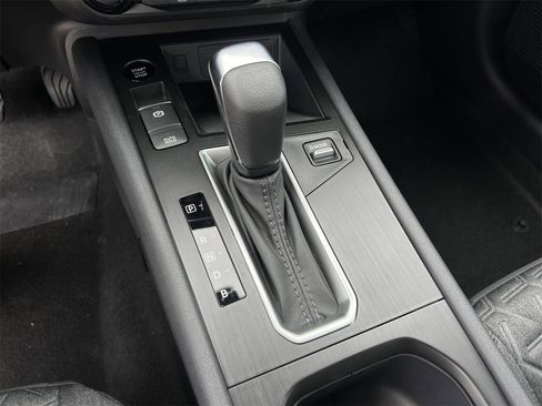 New 2026 Nissan Kicks SV image 12