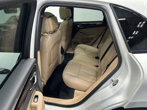 New 2025 Porsche Macan image 33