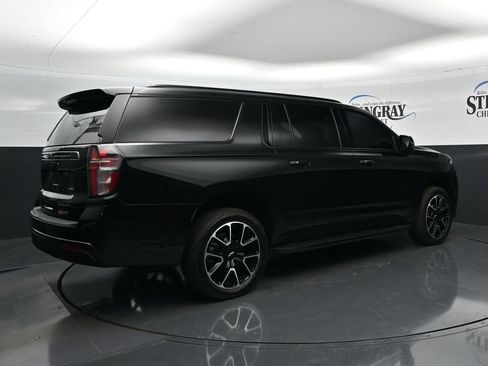 Used 2024 Chevrolet Suburban RST w/ Luxury Package RWD image 7