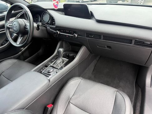 Used 2020 MAZDA MAZDA3 Hatchback w/ Premium Package image 18