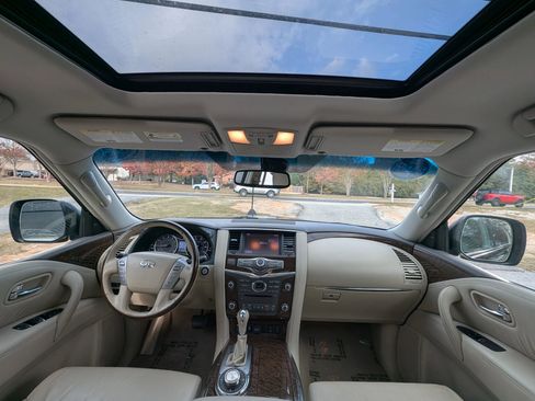 Used 2016 INFINITI QX80 4WD w/ Driver's Assistance Package image 18