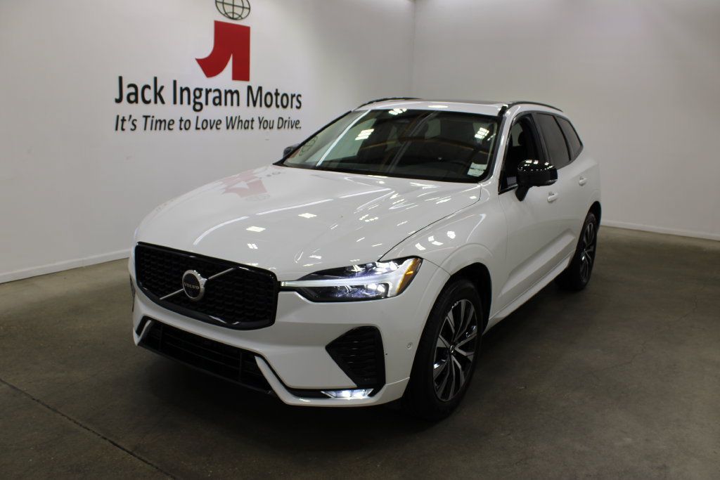Used 2024 Volvo XC60 B5 Plus AWD/4WD image 2