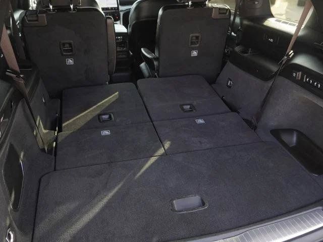 Certified 2023 Jeep Grand Cherokee L Overland w/ Luxury Tech Group IV AWD/4WD image 12