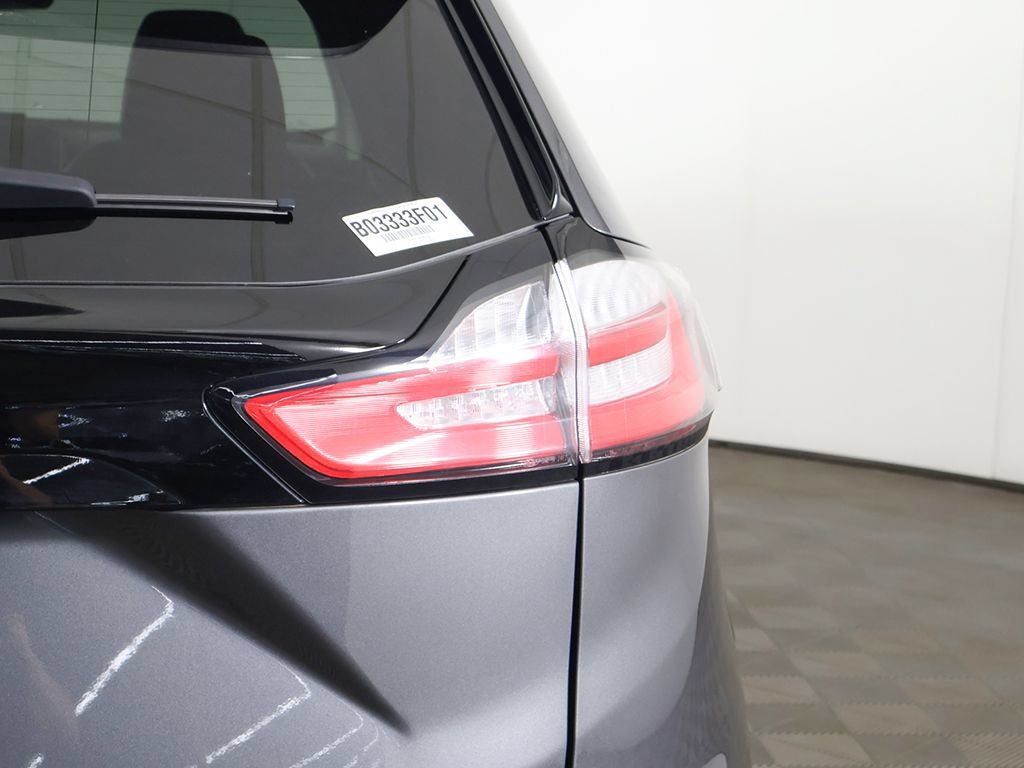 Used 2024 Ford Edge SEL AWD/4WD image 16