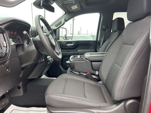 Used 2025 Chevrolet Silverado 2500 Custom w/ Custom Value Package image 15