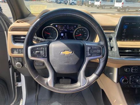 Used 2021 Chevrolet Tahoe Premier w/ Premium Package AWD/4WD image 18