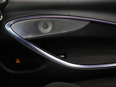 Used 2025 McLaren Artura Spider RWD image 26