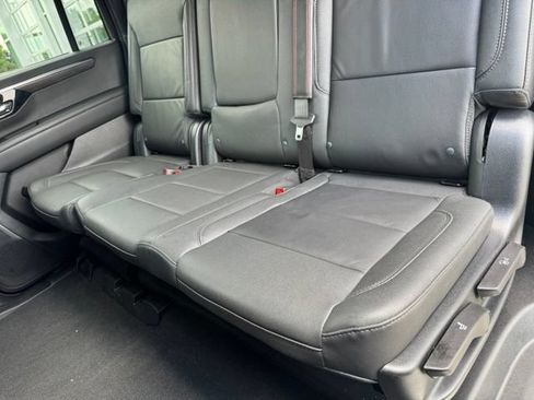 Certified 2025 Chevrolet Suburban LT w/ Comfort Package AWD/4WD image 7