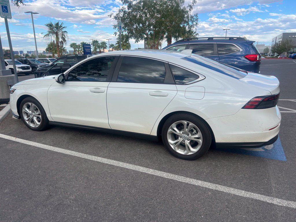 Used 2023 Honda Accord LX image 33