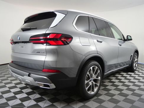 Used 2026 BMW X5 xDrive40i w/ Premium Package image 3