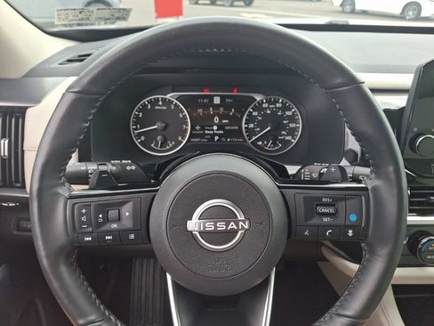 Used 2024 Nissan Pathfinder SL w/ Black Appearance Package AWD/4WD image 20