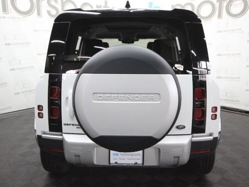 Used 2020 Land Rover Defender 110 SE image 5