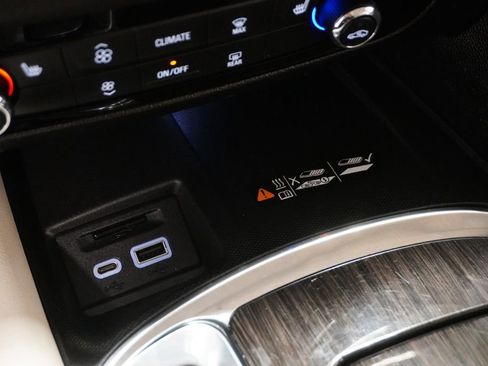 Used 2023 Buick Enclave Essence w/ Experience Buick Package image 30