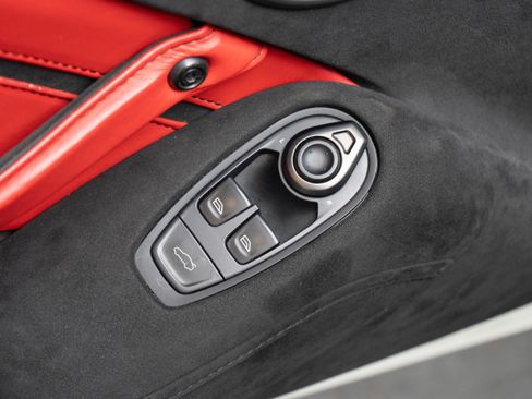 Used 2020 Aston Martin V8 Vantage Coupe RWD image 15