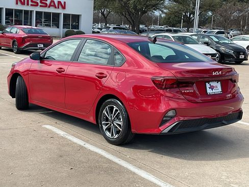 Used 2024 Kia Forte LXS image 7