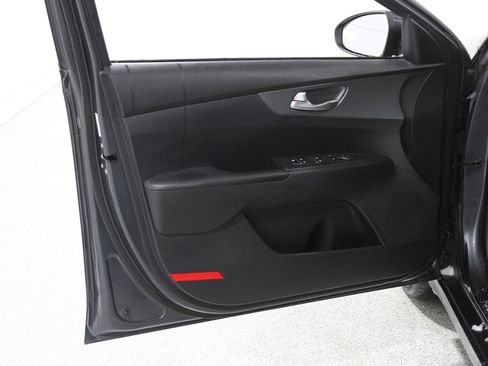 Used 2020 Kia Forte LXS image 4