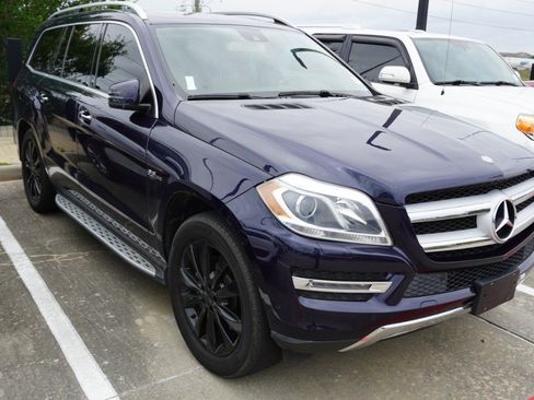 Used 2014 Mercedes-Benz GL 450 4MATIC image 3