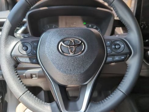 Used 2023 Toyota Corolla SE FWD image 11