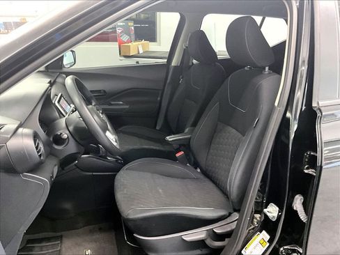 Used 2022 Nissan Kicks S FWD image 10