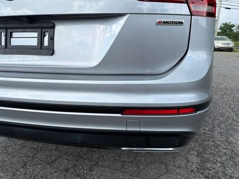Used 2020 Volkswagen Tiguan SE R-Line w/ 3rd Row Seat Package AWD/4WD image 10
