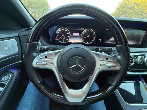 Used 2020 Mercedes-Benz S 560 Sedan w/ AMG Line Exterior image 16