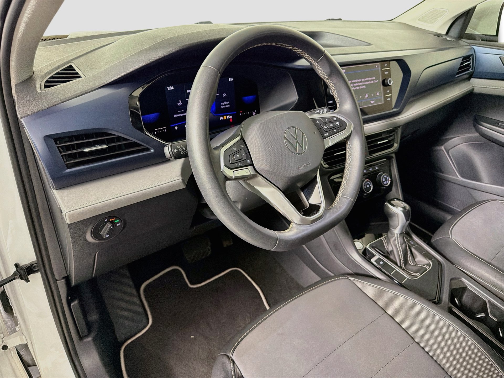Certified 2023 Volkswagen Taos SE w/ Panoramic Sunroof Package FWD image 9