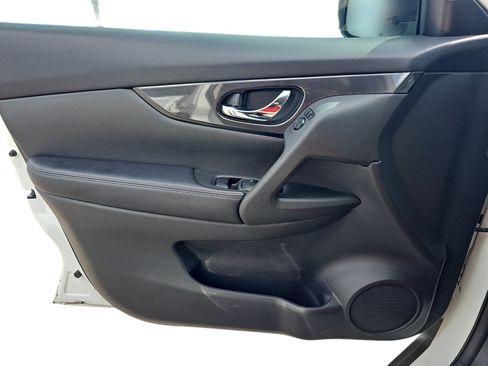 Used 2018 Nissan Rogue S FWD image 22
